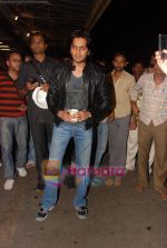 Ritesh Deshmukh leave for IIFA Colombo in Mumbai Airport on 1st June 2010 (5).JPG